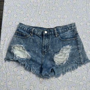 Forever 21 distressed cutoff jean shorts Size 28